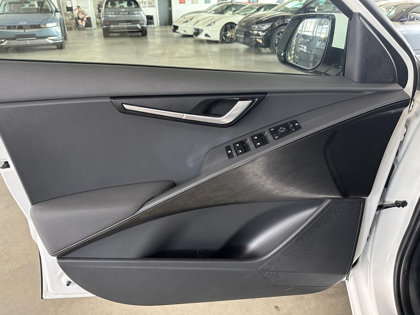 Kia Niro EV Vision/WäPu/SoH 97,7%/ACC/1Hd/NAV/RFK/BT