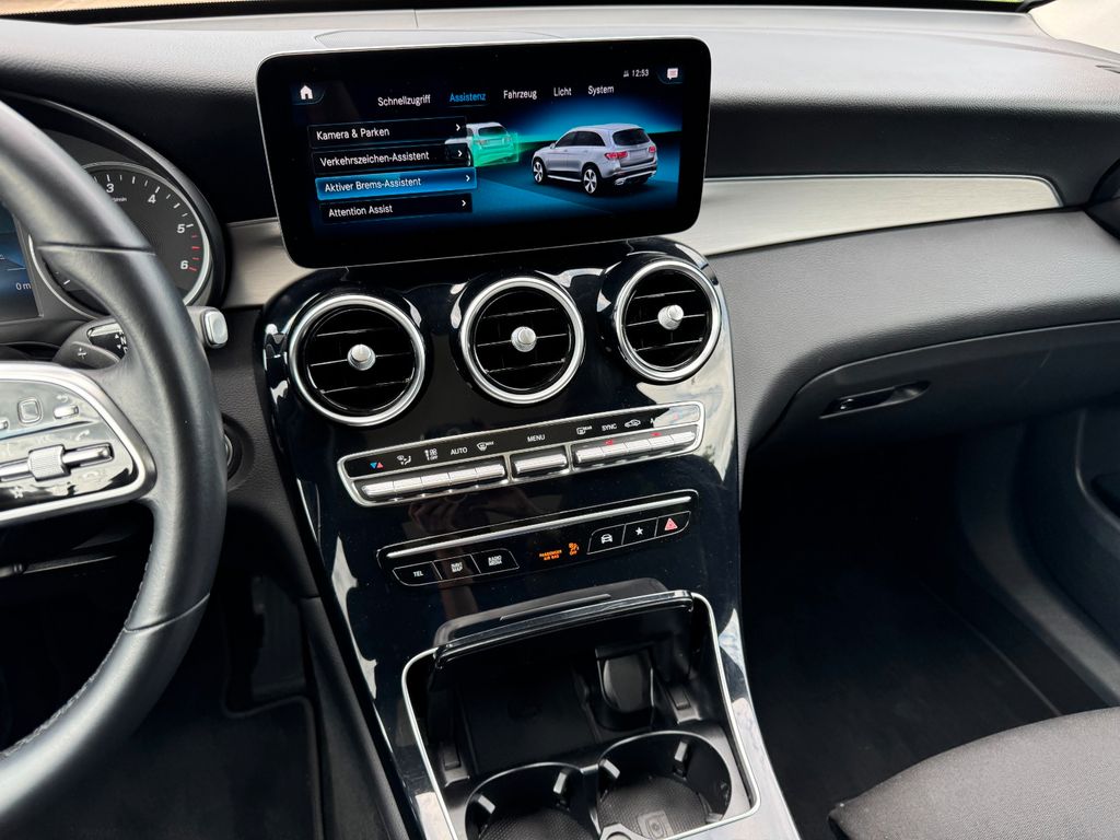 Mercedes-Benz GLC 220 d 4Matic,LED, AHK,R.Kam,Panorama,Mbux