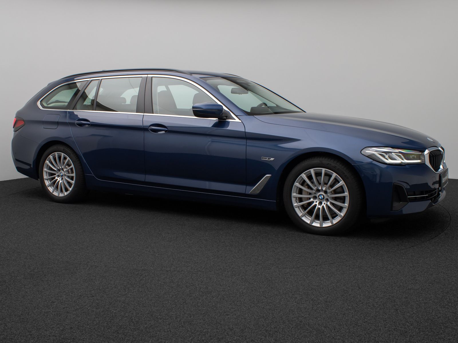 Fahrzeugabbildung BMW 530e Kamera Laser HUD DAB 4Klima ACC Komfortsitz