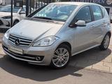 Mercedes-Benz A 160 5-türig *Automatik,Sitzheitzung* - Mercedes-Benz A 160 mit Benzin-Antrieb: Automatik