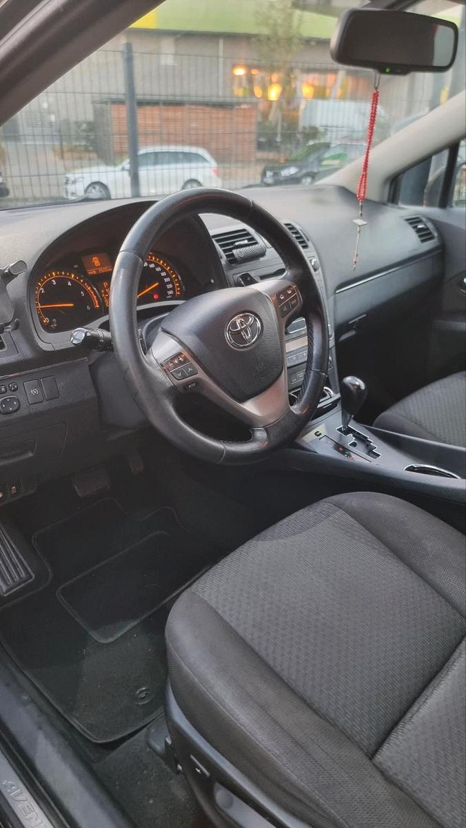 Toyota Avensis 2010 — engine 150 HP (110kW)