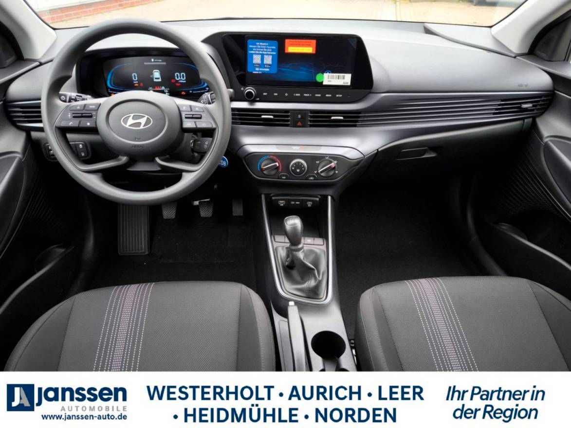 Fahrzeugabbildung Hyundai i20 Select Funktionspaket PDC Navi Rückfahrkamer