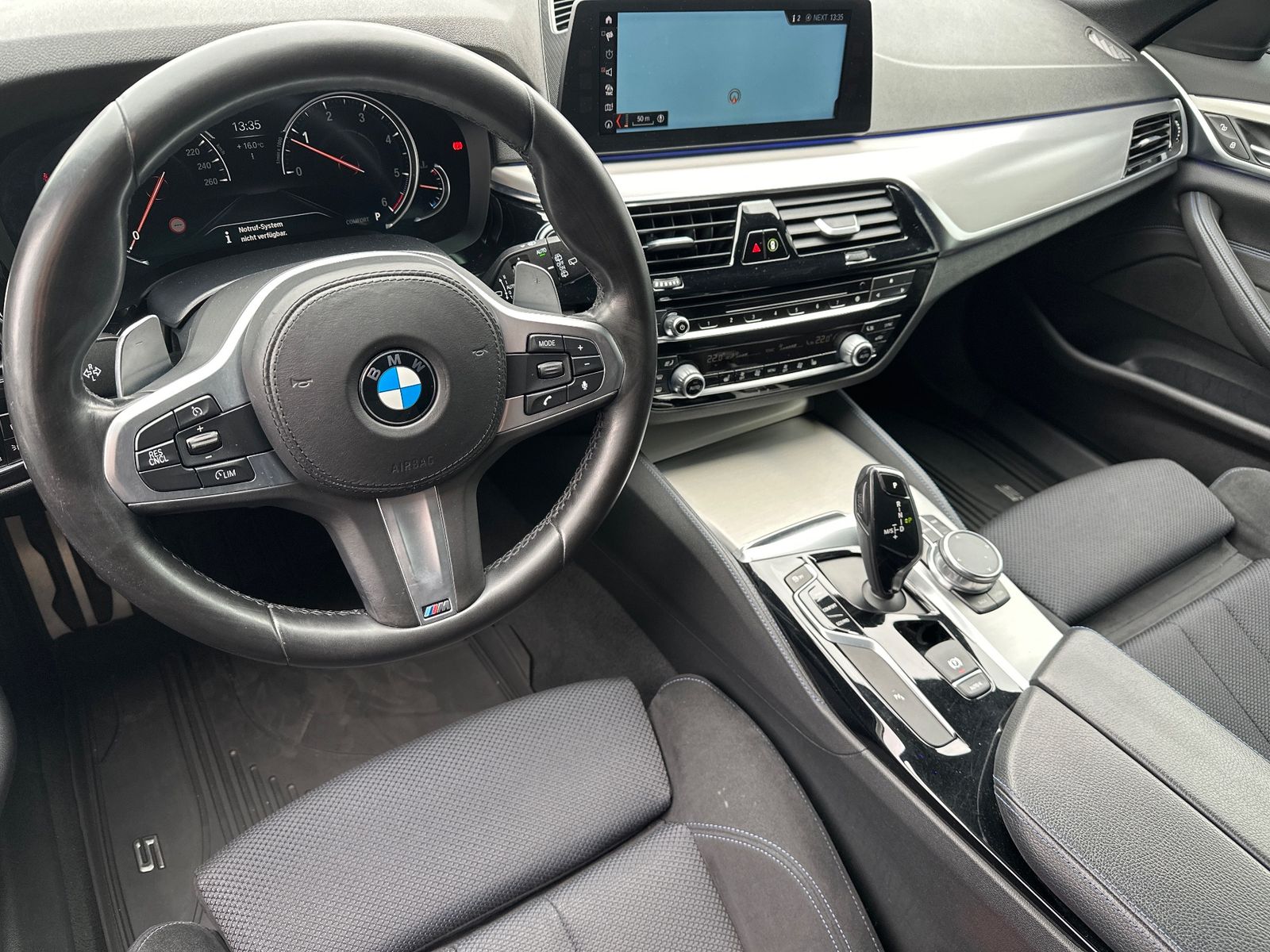 Fahrzeugabbildung BMW 520 d Touring xDrive M-Sport NAV+LED+SHZ+DA+EU6
