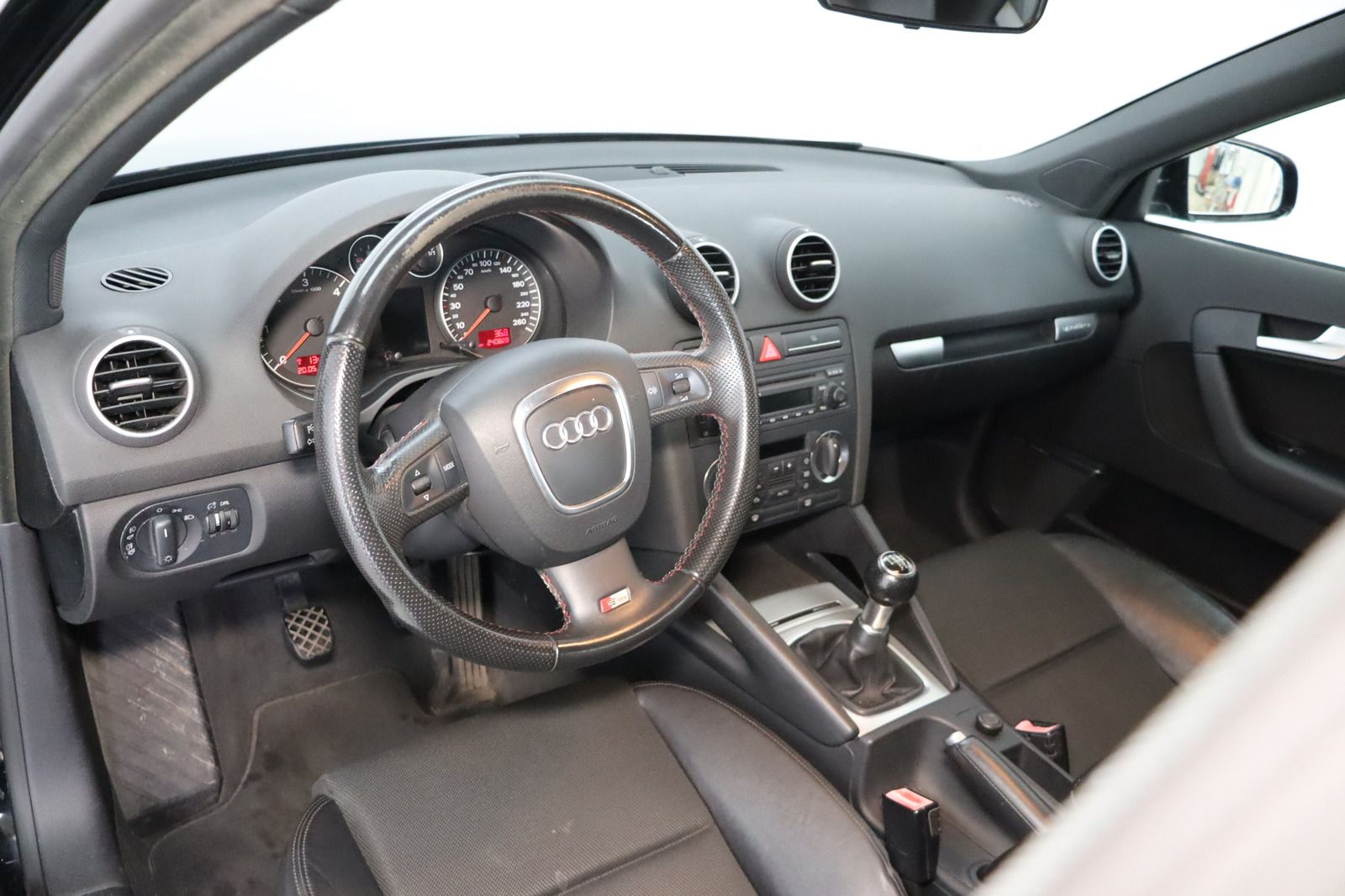 Fahrzeugabbildung Audi A3 Sportback 2.0 TDI quattro S line Sportpaket p