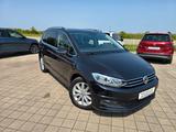 Volkswagen Touran Highline DSG LED AHK NAVI ALCANTARA - VW Touran Gebrauchtwagen in Freiburg