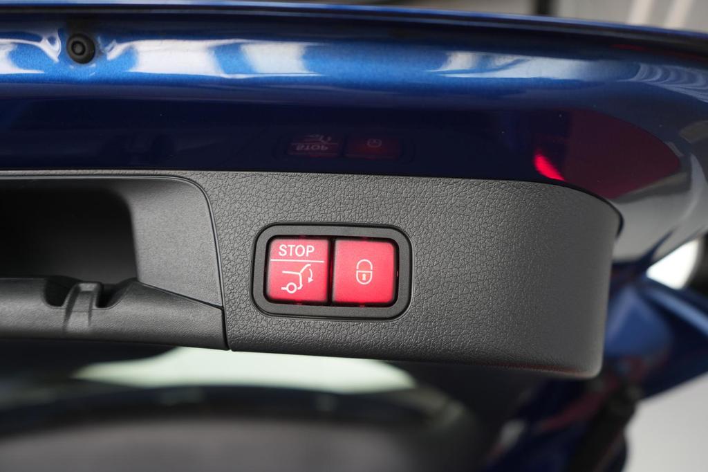 Mercedes-Benz GLB 220