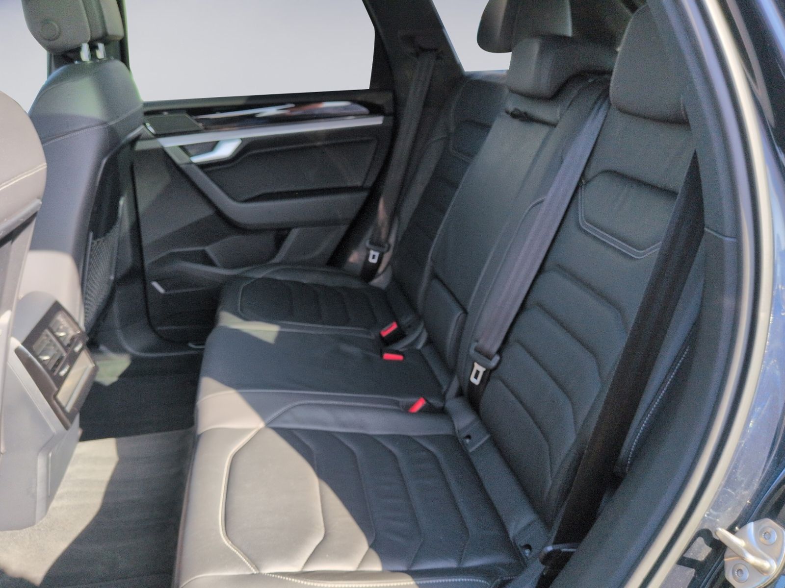 Touareg 3.0 TDI 4M tiptronic R Line STHZ+LUFT+