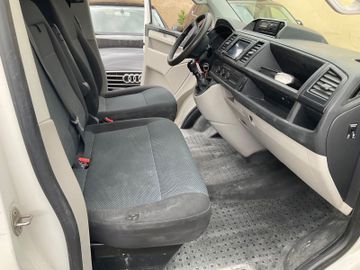 Volkswagen T6 Transporter - 11