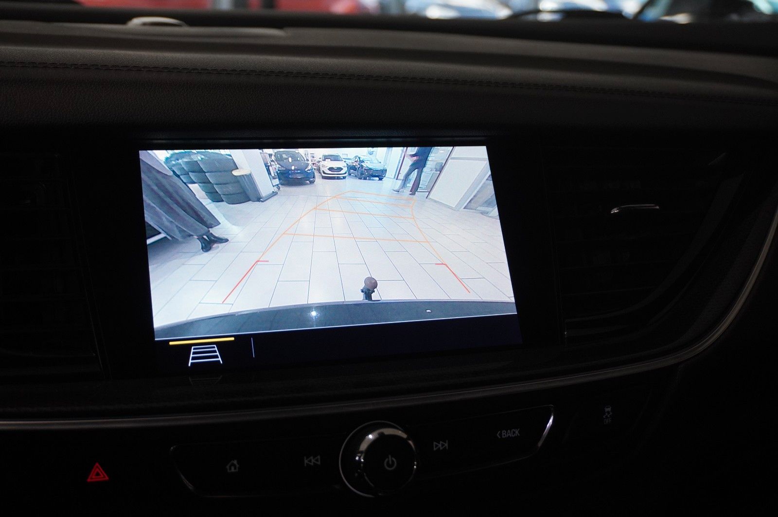 Fahrzeugabbildung Opel Insignia B ST 2.0D ELEGANCE NAVI/HUD/KAMERA/AHK