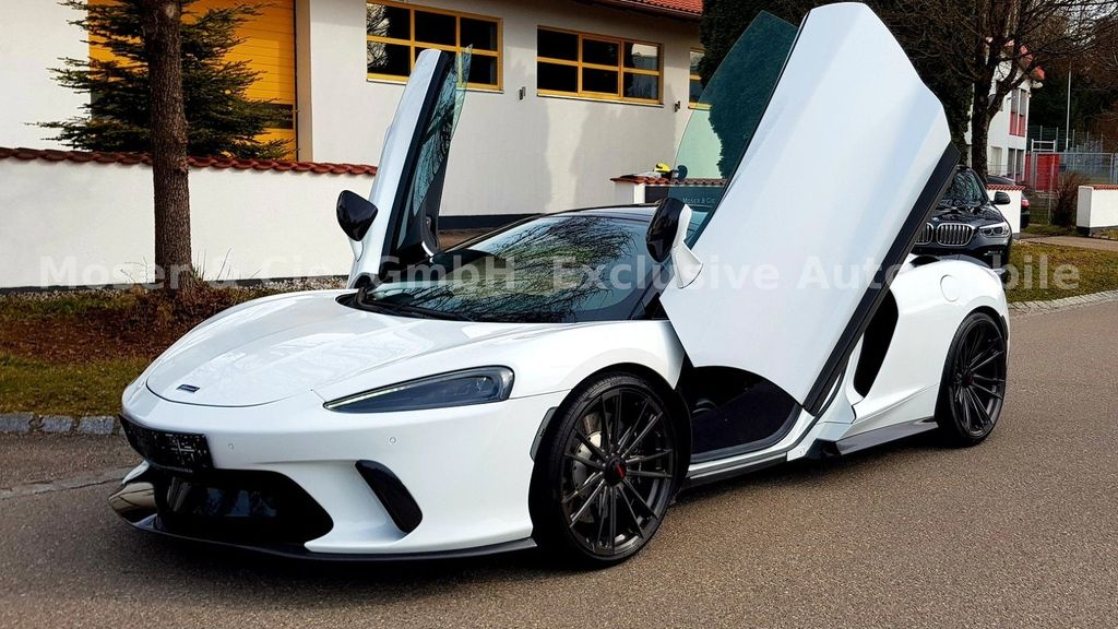 McLaren GT