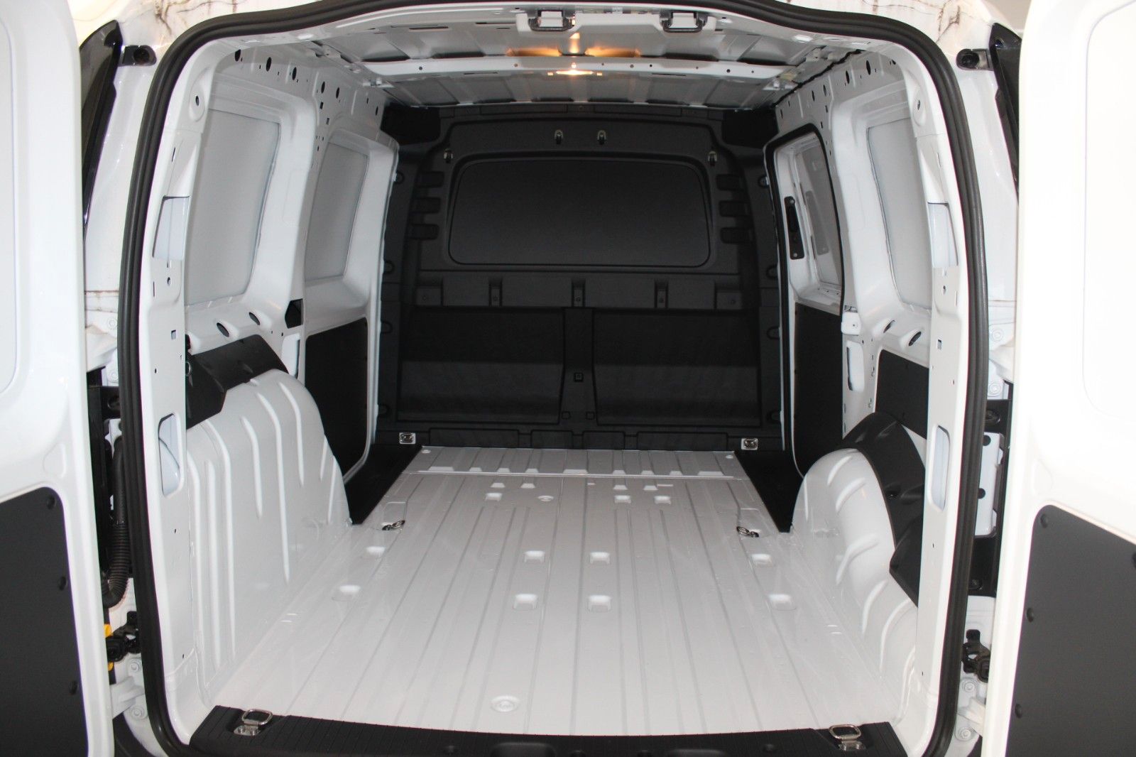 Fahrzeugabbildung Ford Transit Connect TREND L2 AHK IACC NAVI uvm.