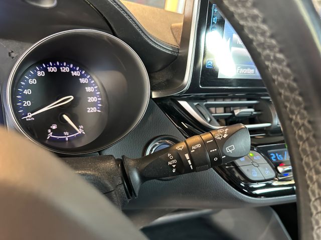 Toyota C-HR  Hybrid Flow