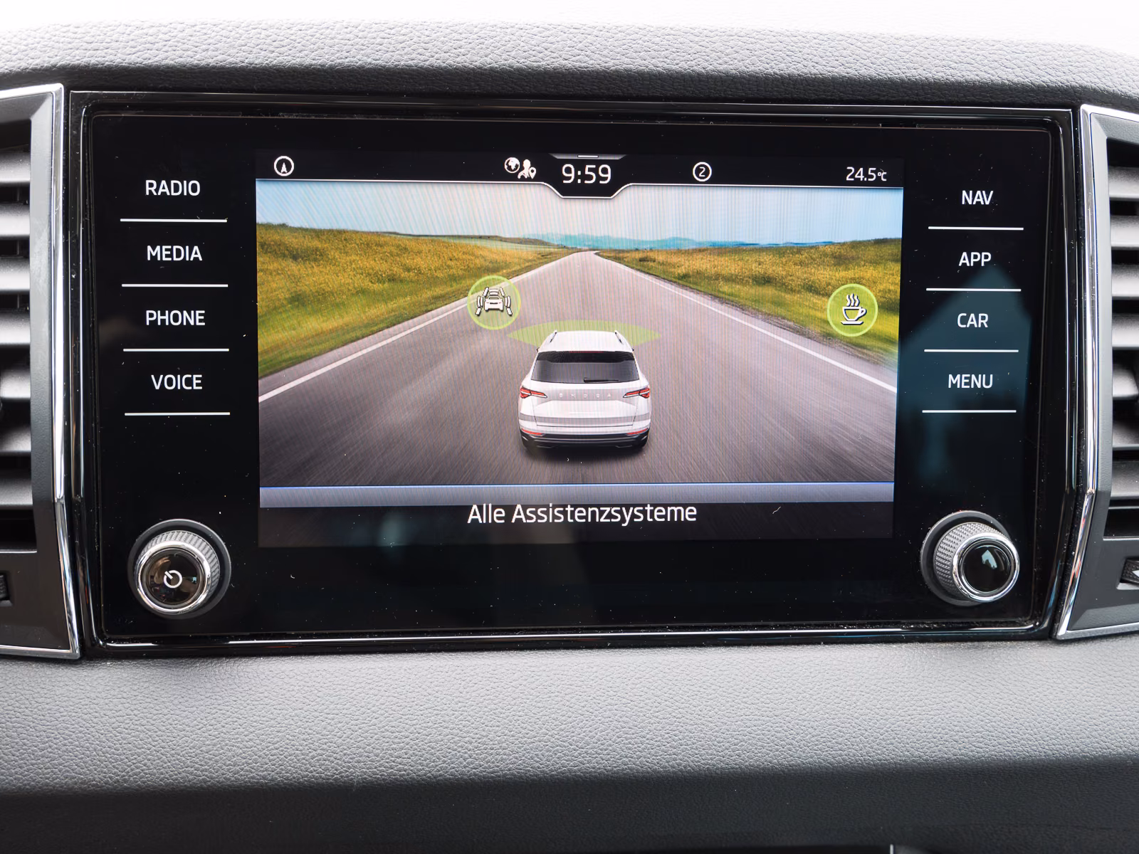 Skoda Karoq 1.0 TSI Tour KESSY REARVIEW LED PDC SITZHZ