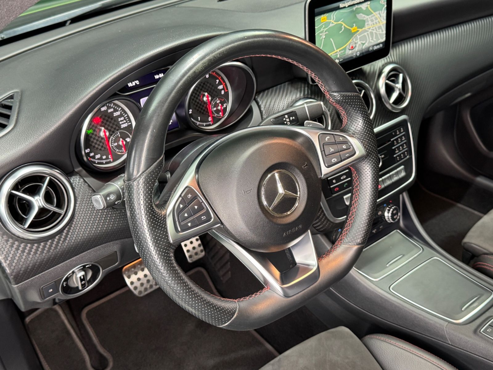 Fahrzeugabbildung Mercedes-Benz A 220 4Matic|7G-AUTOMATIK|PANO|NIGHT-PAKET|AMG|