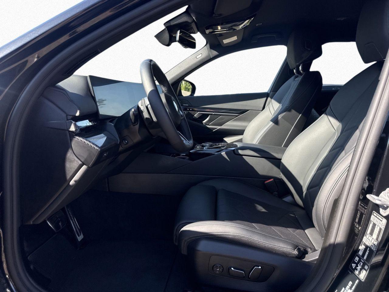 BMW 520d xD Tour M SPORT,StHz,AHK,360° Leas 499,-oA