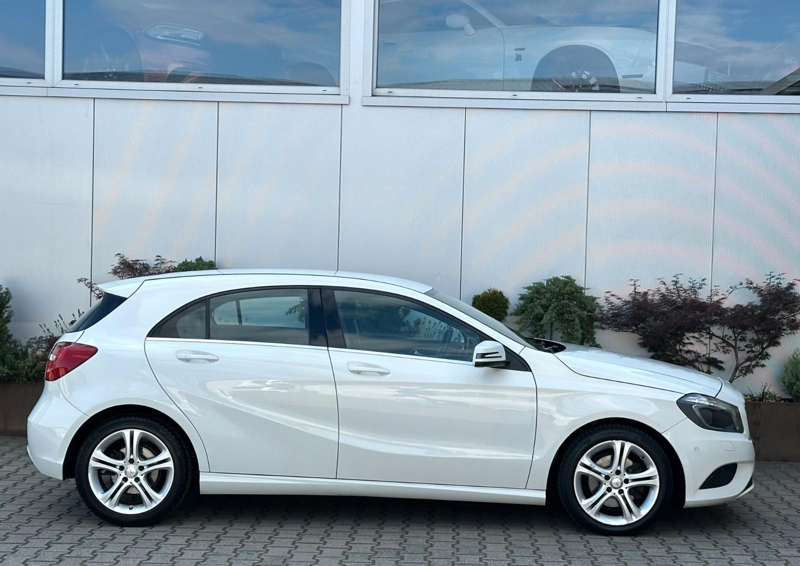Mercedes-Benz A 180 Urban*Leder*Xenon*Navi*AC*SHz*Tüv+Insp.NEU