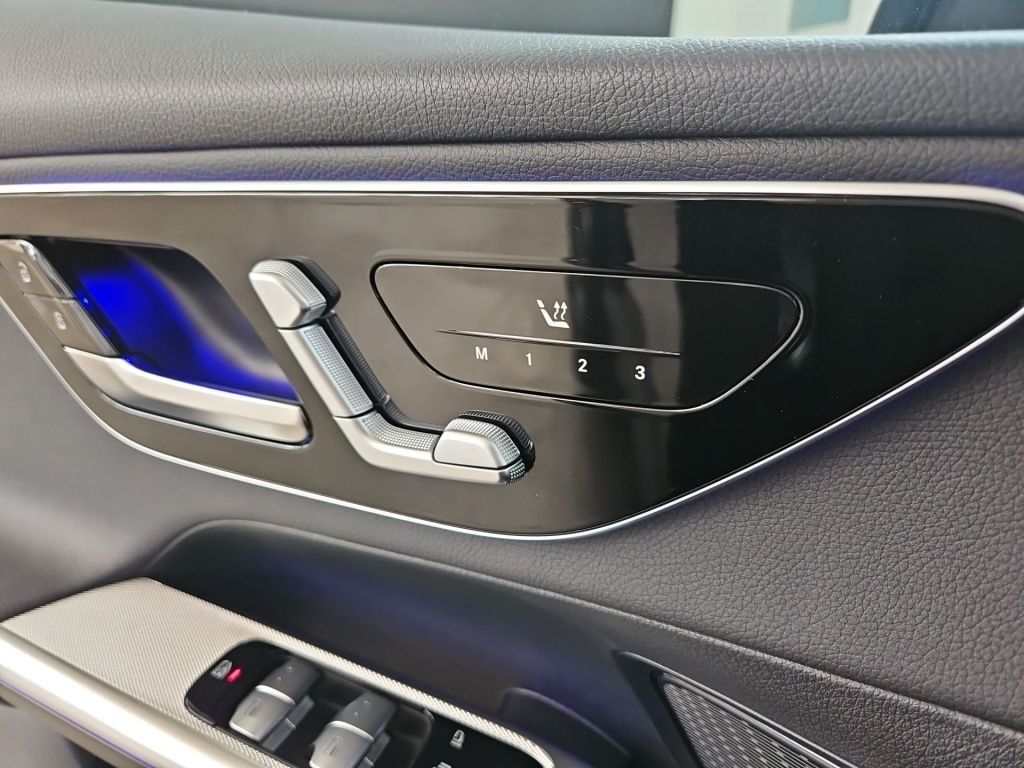 Fahrzeugabbildung Mercedes-Benz GLC 200 4MATIC +360+AHK+Winter+Akustikglas+LED+