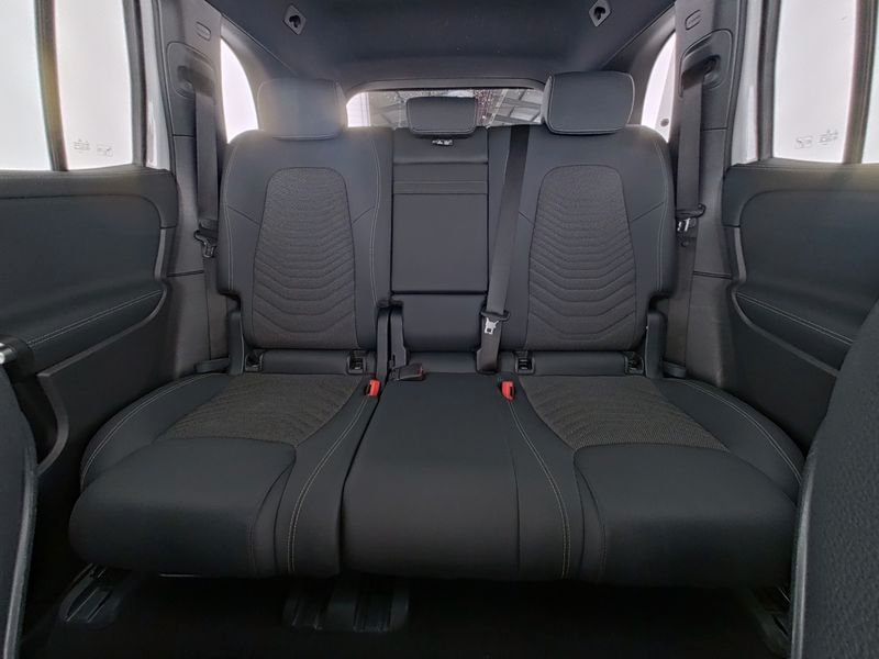 Mercedes-Benz EQB 250 Progressive Advanced 7Sitze LED SHZ 18 foto 9