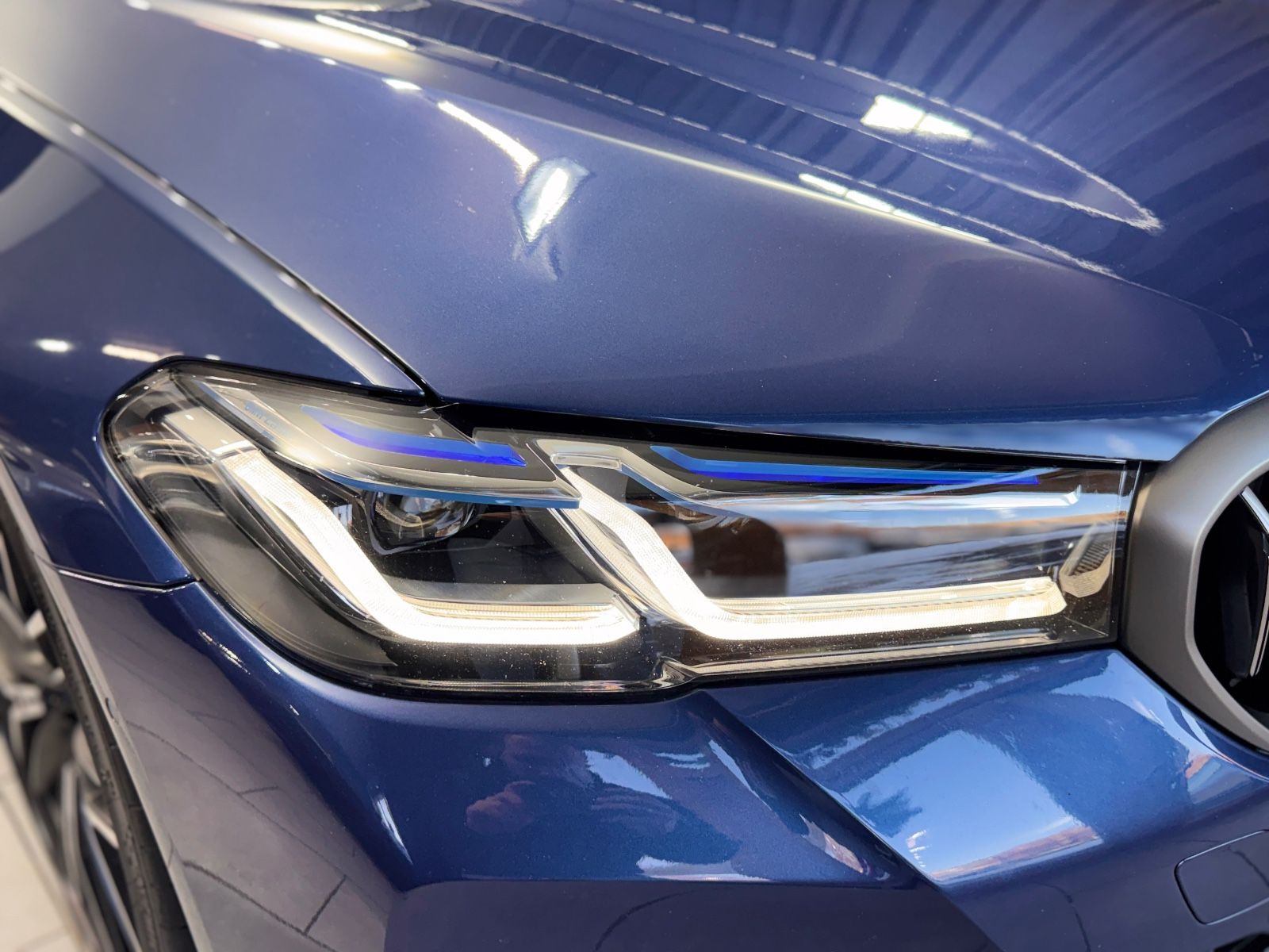 Fahrzeugabbildung BMW M550i Lim. xDrive|LASER|HEAD-UP|AHK|SCHIEBEDACH|