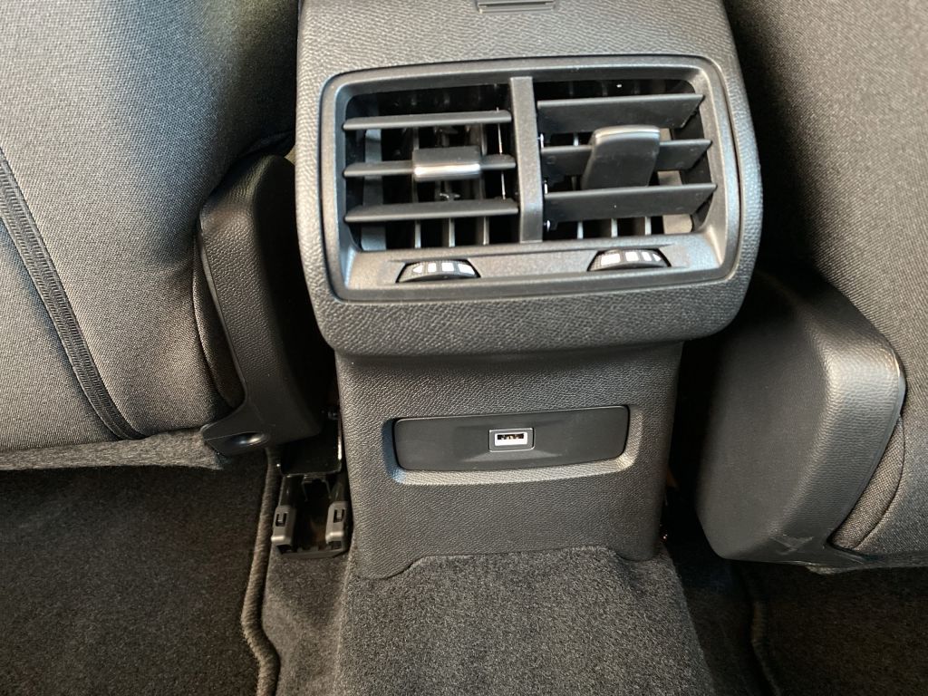 Fahrzeugabbildung Citroën C4 Hybrid 145 PLUS *Allwetterreifen*beh. Frontsc