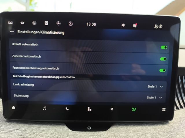 Fahrzeugabbildung SKODA Superb Combi 2.0 TDI DSG Selection AHK MATRIX NA