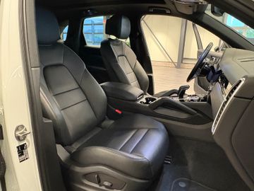 Porsche Cayenne - 11