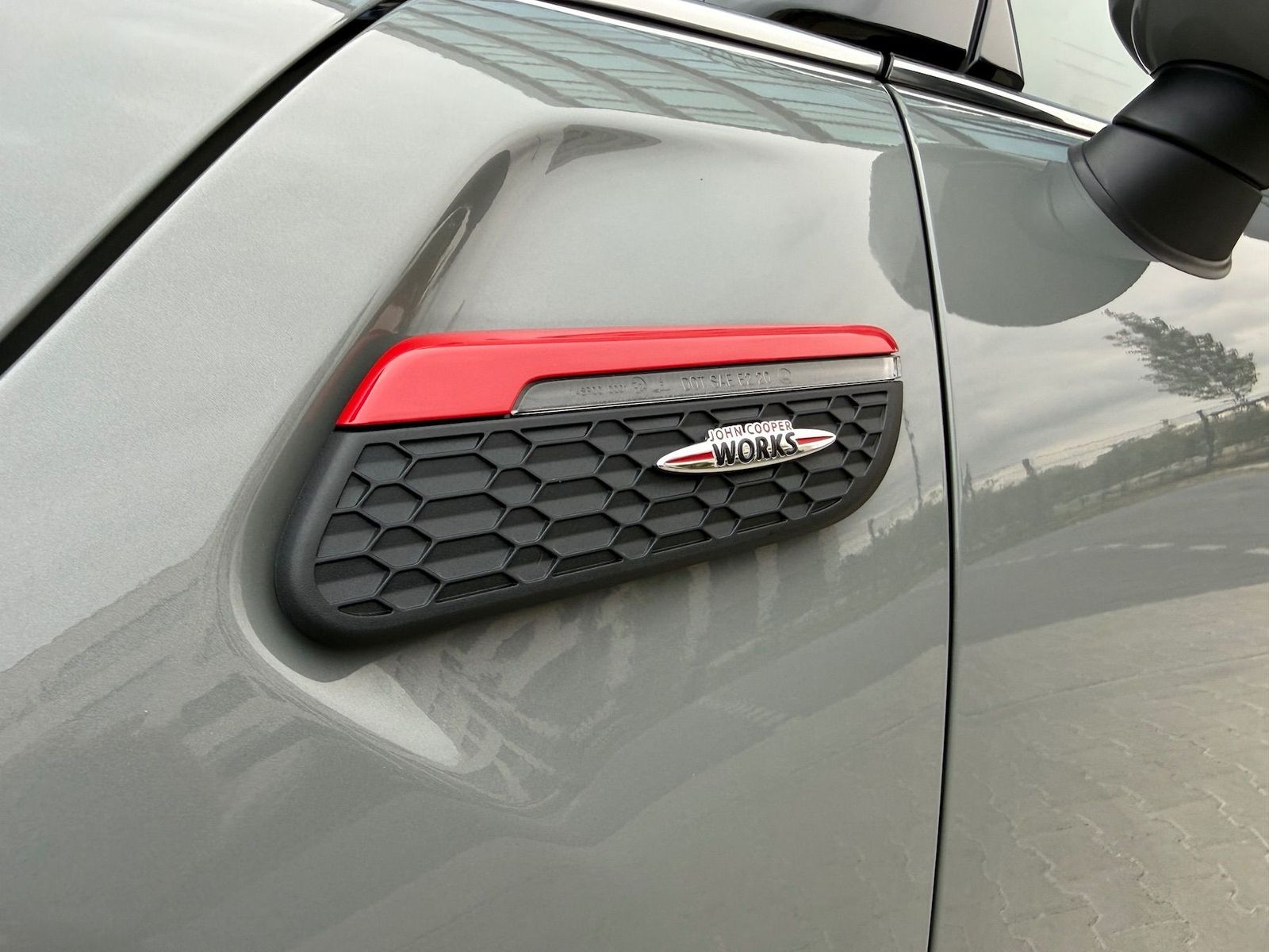 Fahrzeugabbildung MINI John Cooper Works Cabrio NAVI|KAMERA|ESS.-TRIM