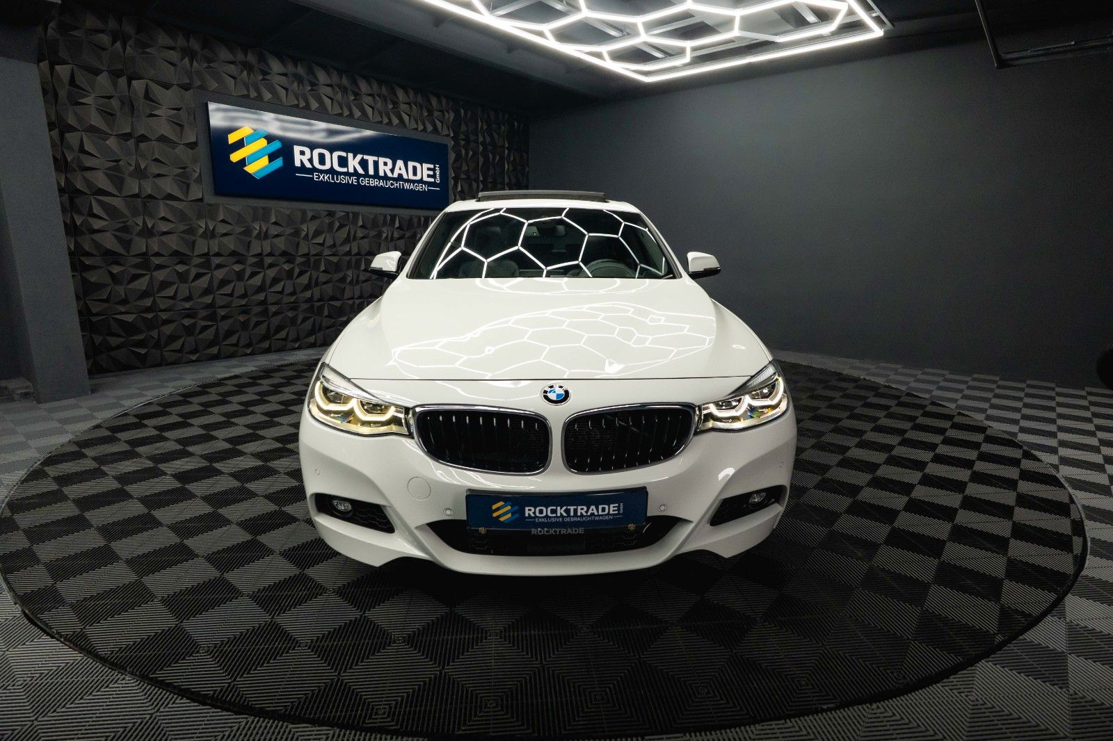 Fahrzeugabbildung BMW 330d Gran Turismo xDrive M Sport *ACC*Pano*LED*