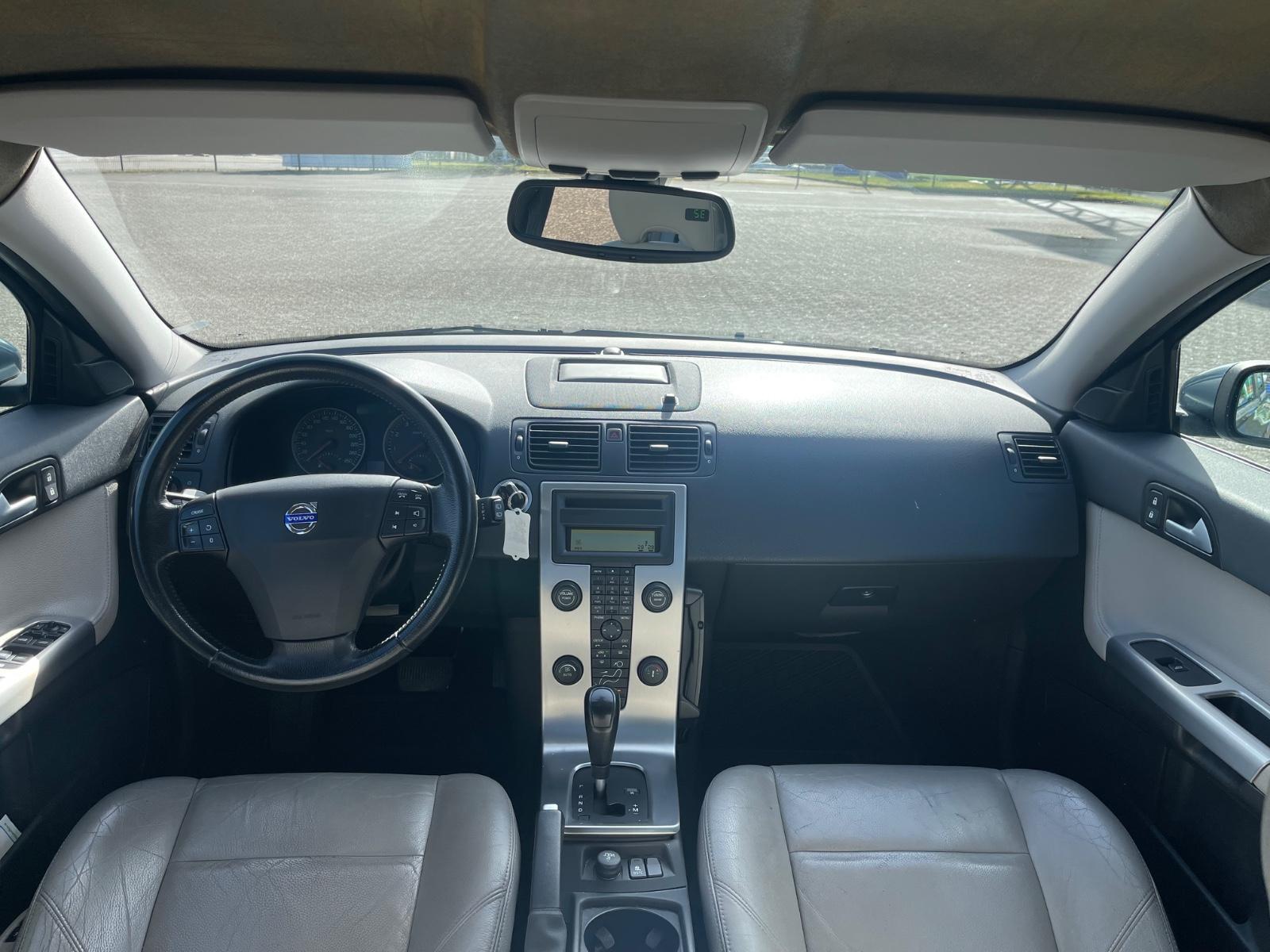 Volvo V50 2004 — photo 11