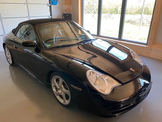 Porsche 996 Carrera 4 Cabrio (deutsches Fahrzeug)