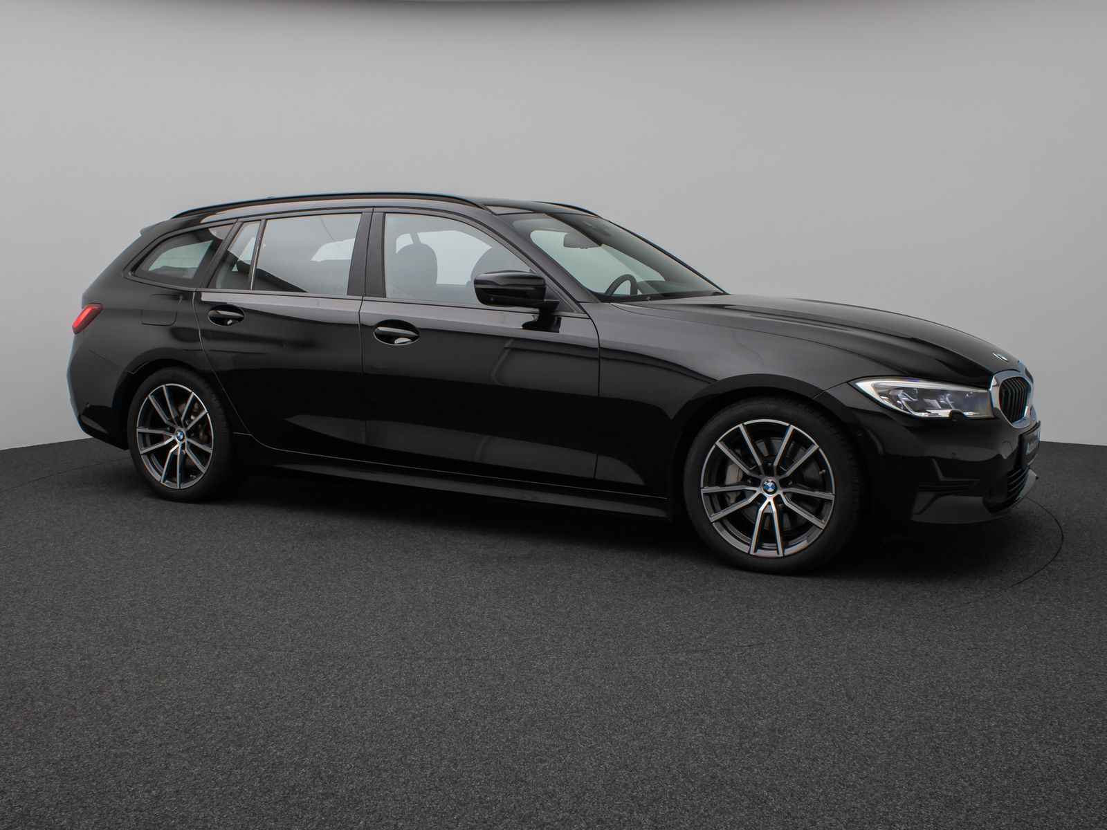 Fahrzeugabbildung BMW 330i Panorama Laser 360°HUD HiFi Komfort Sport