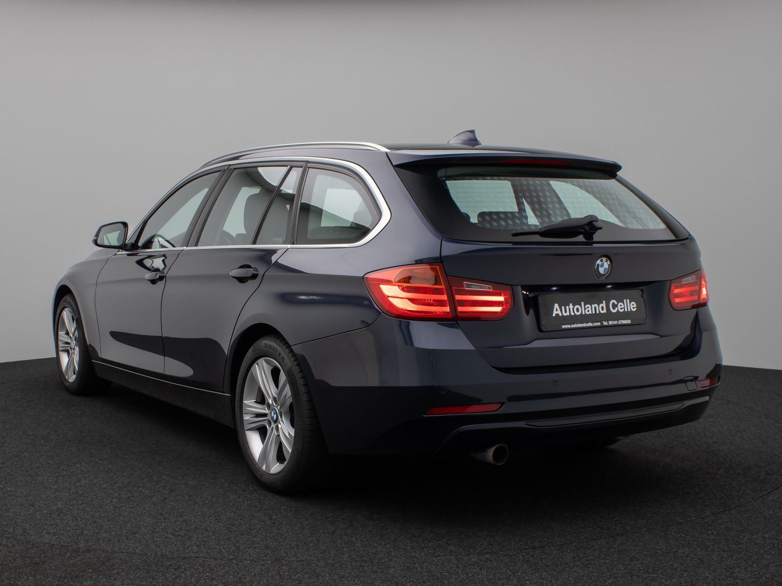 Fahrzeugabbildung BMW 320i Sport Line PDC Xenon AHK Geschwindigkeitsre