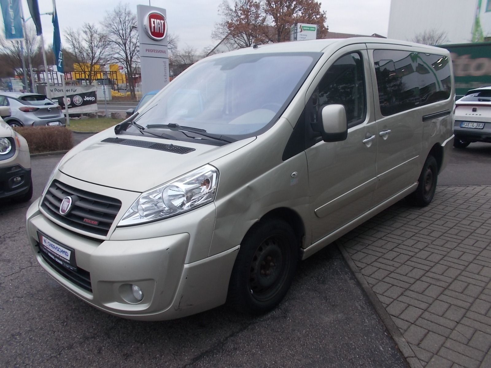 Fahrzeugabbildung Fiat Scudo Panorama Executive 165 Mjet AHK Standheiz.