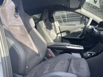 BMW iX2 xDrive30 M Sportpaket Head-Up HK HiFi DAB