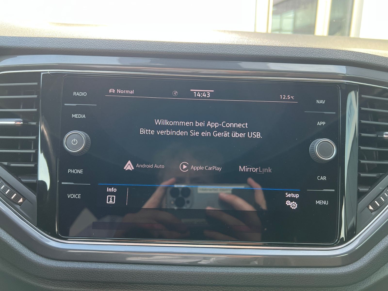 Fahrzeugabbildung Volkswagen T-Roc Sport 1.5 TSI DSG