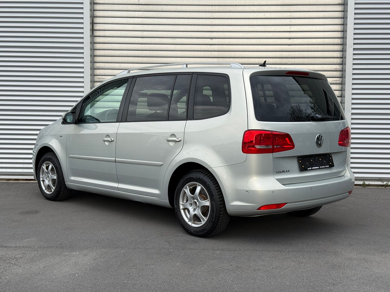 Fahrzeugabbildung Volkswagen Touran Cup 1.2 TSI 7-Sitzer Bi-Xenon GRA SHZ PDC