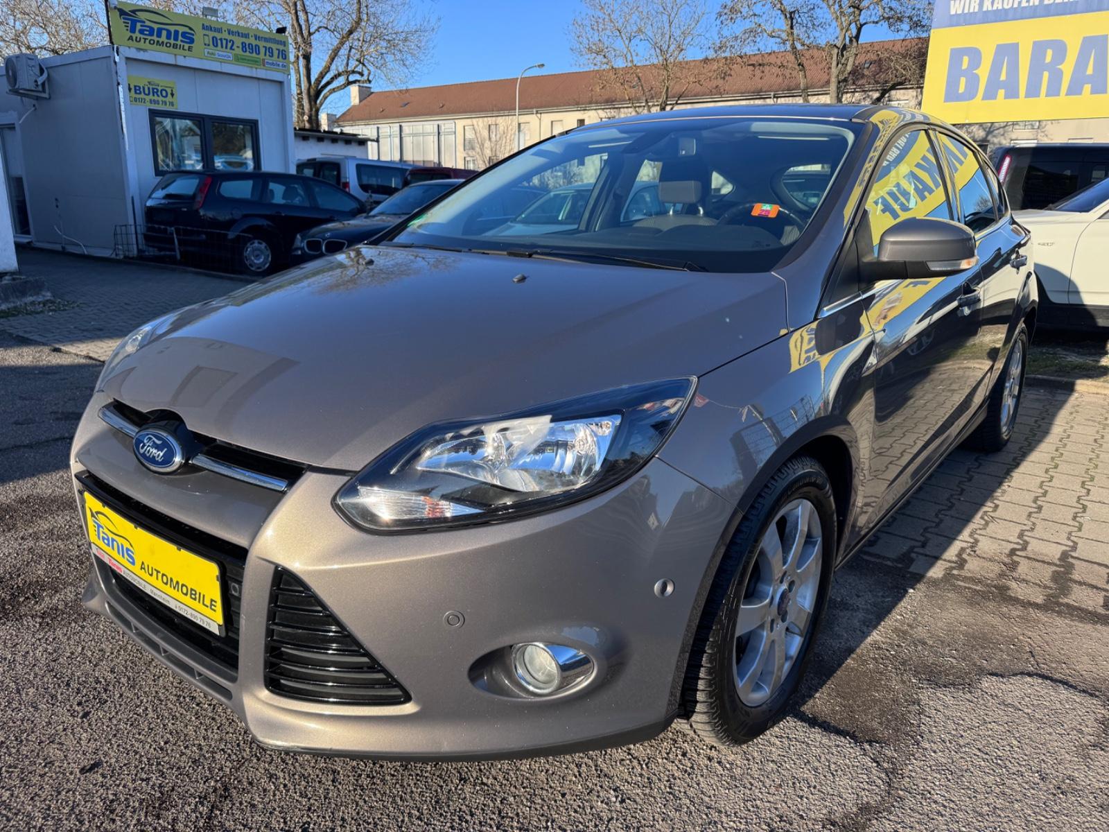 Ford Focus Lim. Titanium*124Tkm*Navi* Zanriemen-Neu*