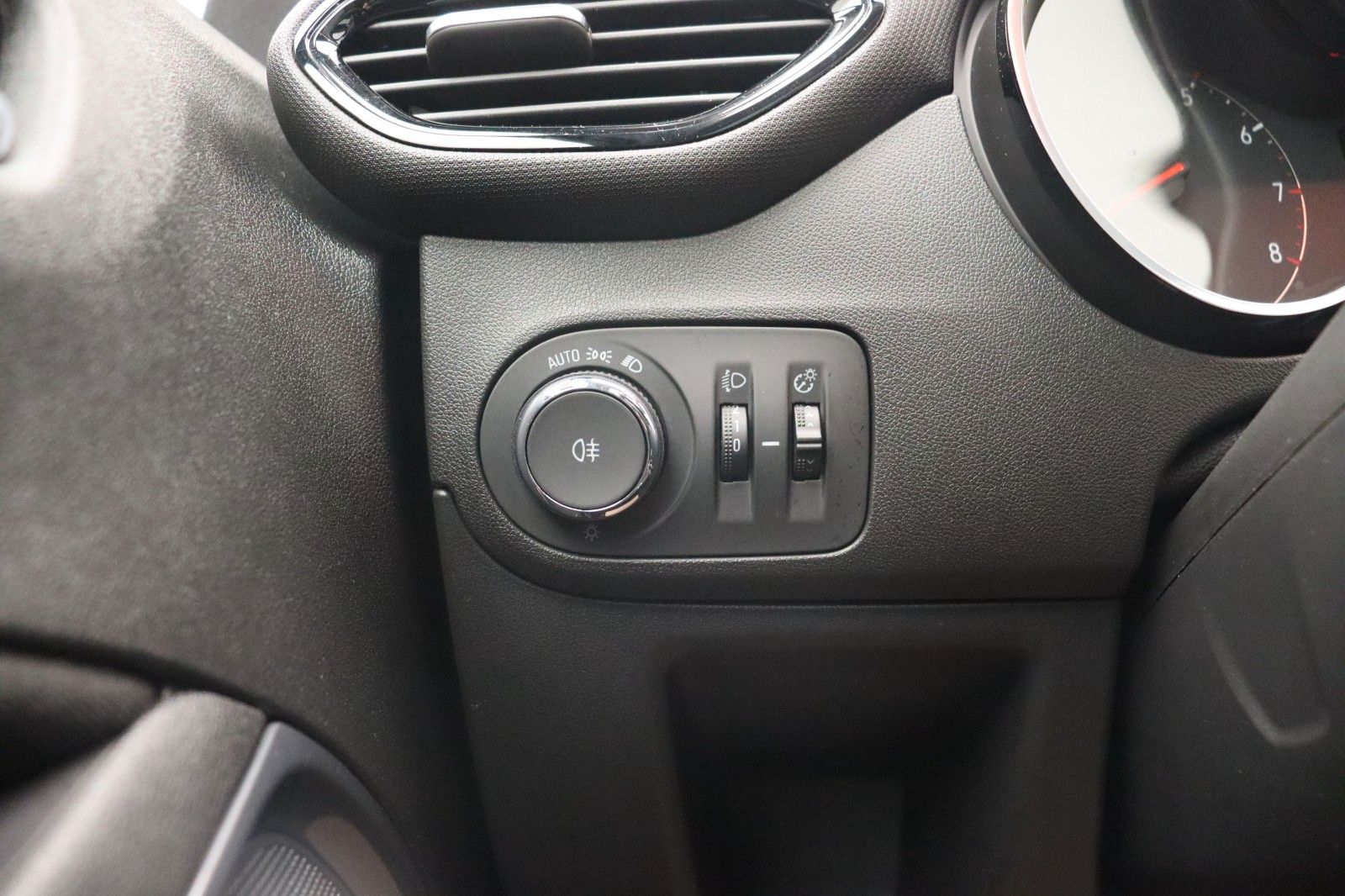 Fahrzeugabbildung Opel Crossland 1.2 Elegance PANO LED NAVI