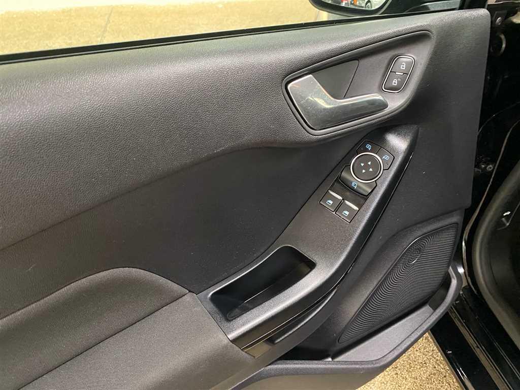 Ford Fiesta EcoBoost 1.0 Klima PDC SHZ uvm.