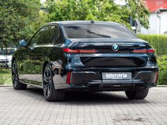 BMW 740 – 4 / 35