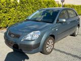 Kia Rio 43.000km ALLWETTER/ SCHECKHEFT - Kia Rio in Mönchengladbach