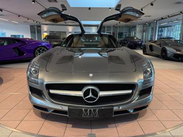 صورة 5 لـ 2011 Mercedes-BENZ SLS AMG