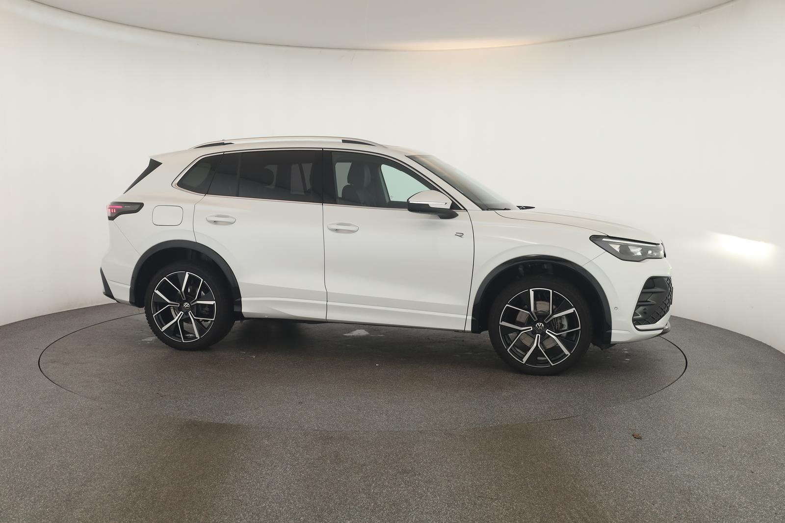 Volkswagen Tiguan 2.0 TDI 4M DSG R-Line Leder Pano Navi 360