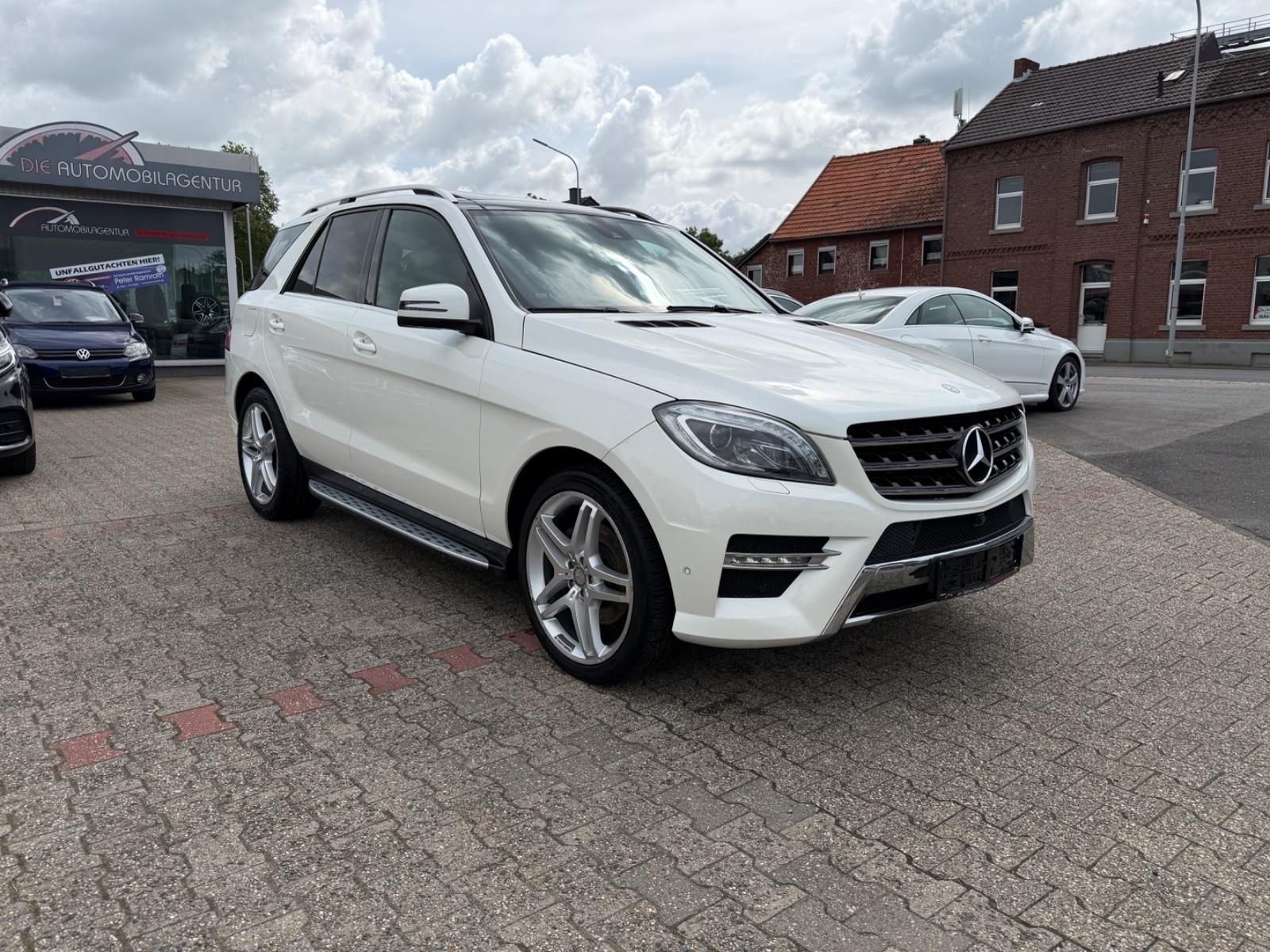 Mercedes-Benz ML 350 BT AMG/SPORT PANO DESIGNO VOLL