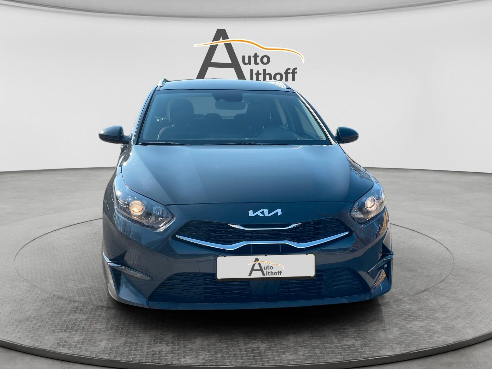 Kia cee'd SW 1.5 T-GDI Vision DCT SHZ PDC NAV KAM