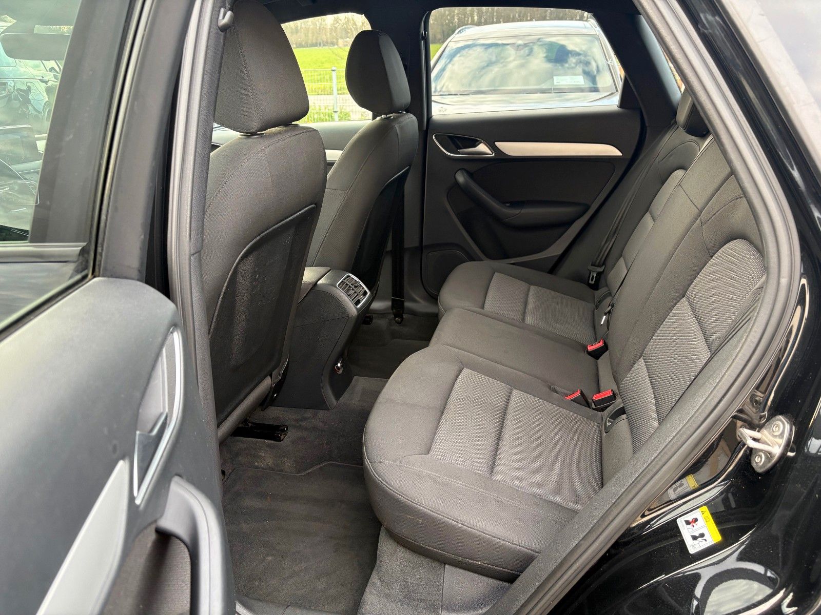 Fahrzeugabbildung Audi Q3 2.0 TDI basis Navi Xenon Tempomat SPORTFWK