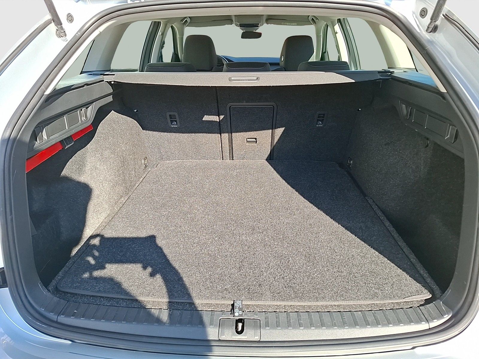 Fahrzeugabbildung SKODA Octavia Combi TDI Ambition LED Navi ACC PDC SH
