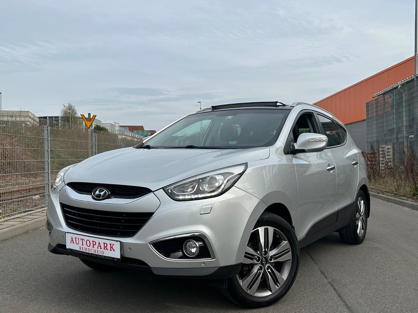 Hyundai ix35 Style 4 AWD*PANO*XENON*1.HAND*NAVI*SHZ*