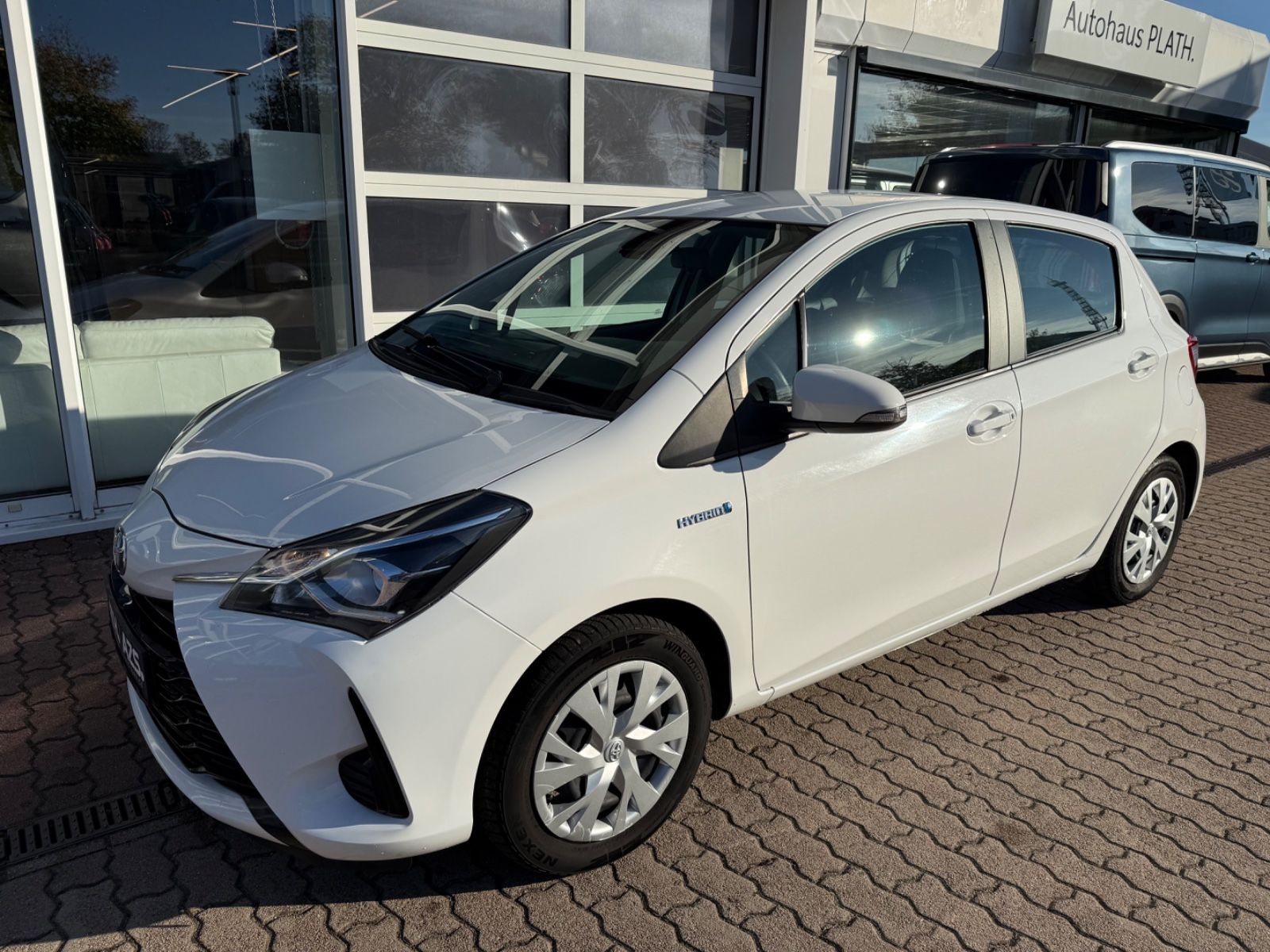 Toyota Yaris Hybrid 5 türig Automatik