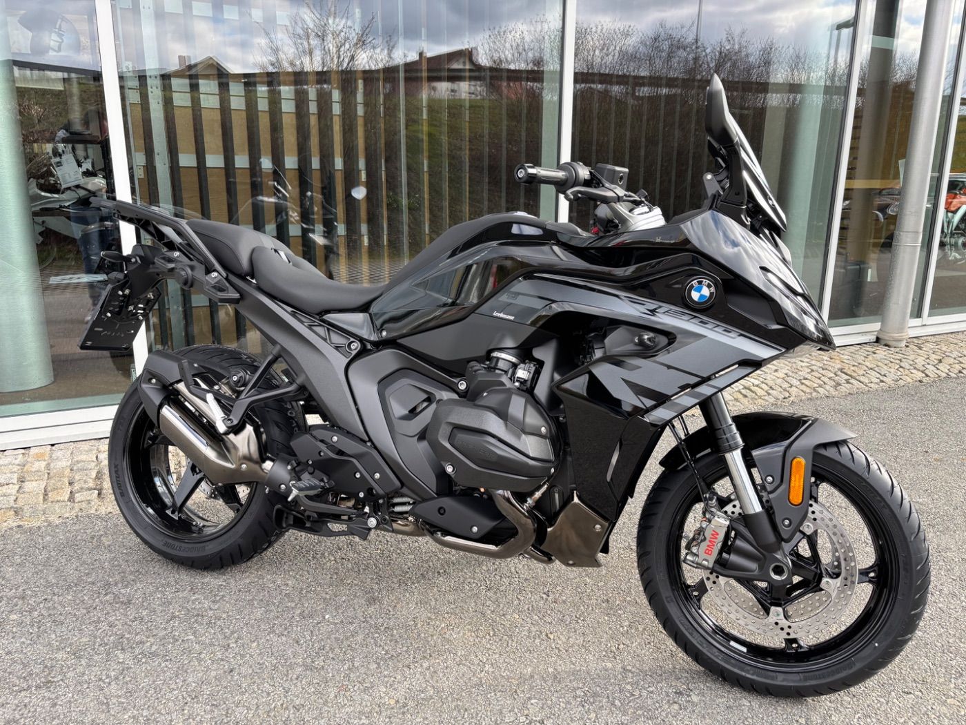 Fahrzeugabbildung BMW R 1300 RS Triple Black 4 Pakete